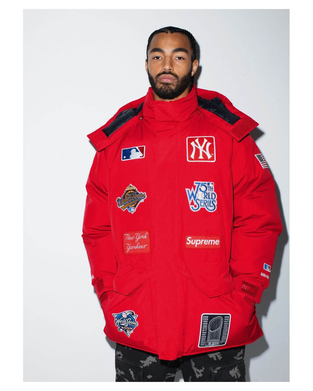 Supreme®/New York Yankees™ GORE-TEX 700-Fill Down Jacket