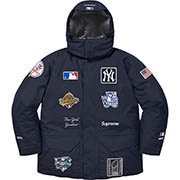 Supreme®/New York Yankees™ GORE-TEX 700-Fill Down Jacket