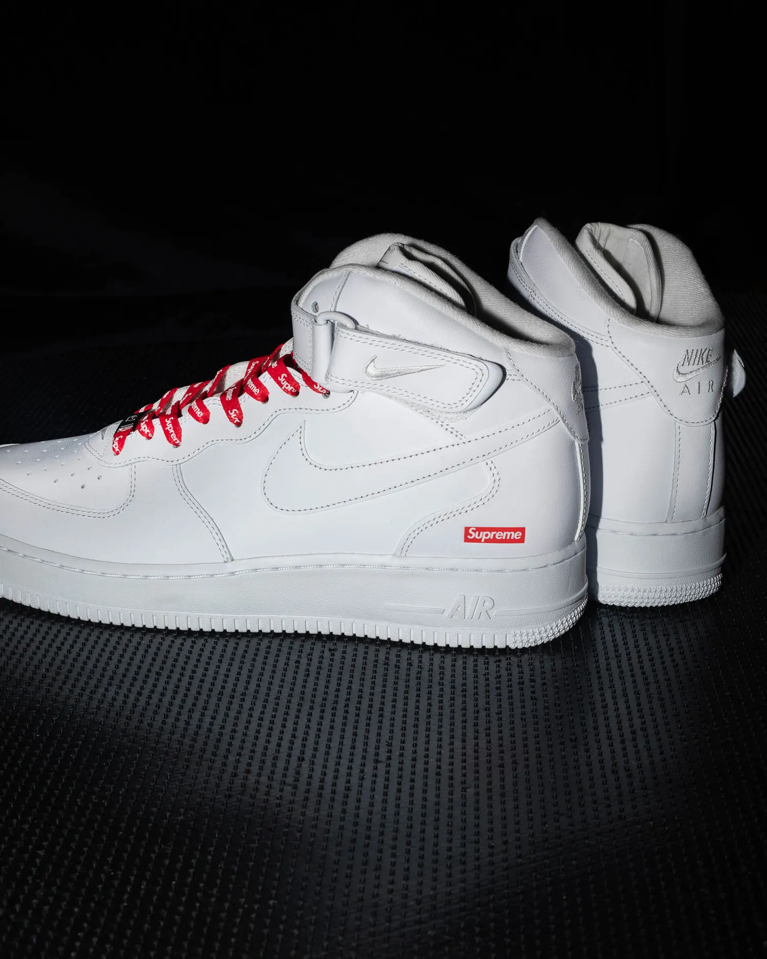 Supreme®/Nike® Air Force 1 Mid