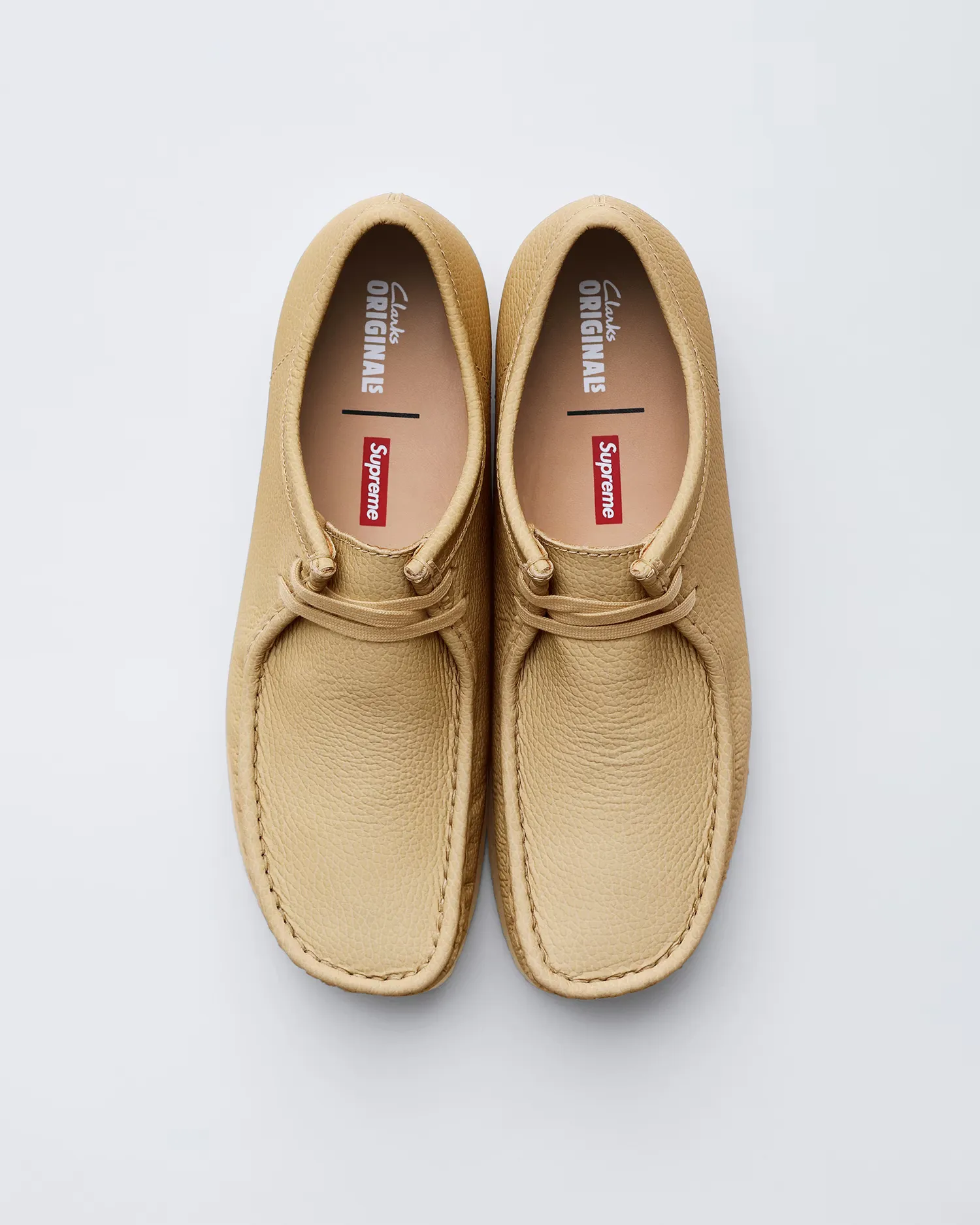 Supreme Supreme®/Clarks Originals™ Reflective Wallabee™